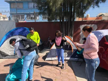 Maestros de preparatoria en Nezahualcóyotl inician huelga de hambre