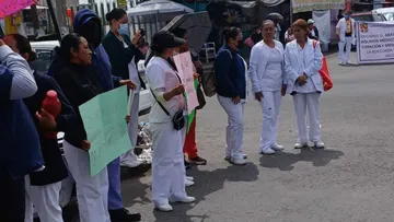 Bloqueos en Paseo Tollocan por protesta del sector salud en Toluca