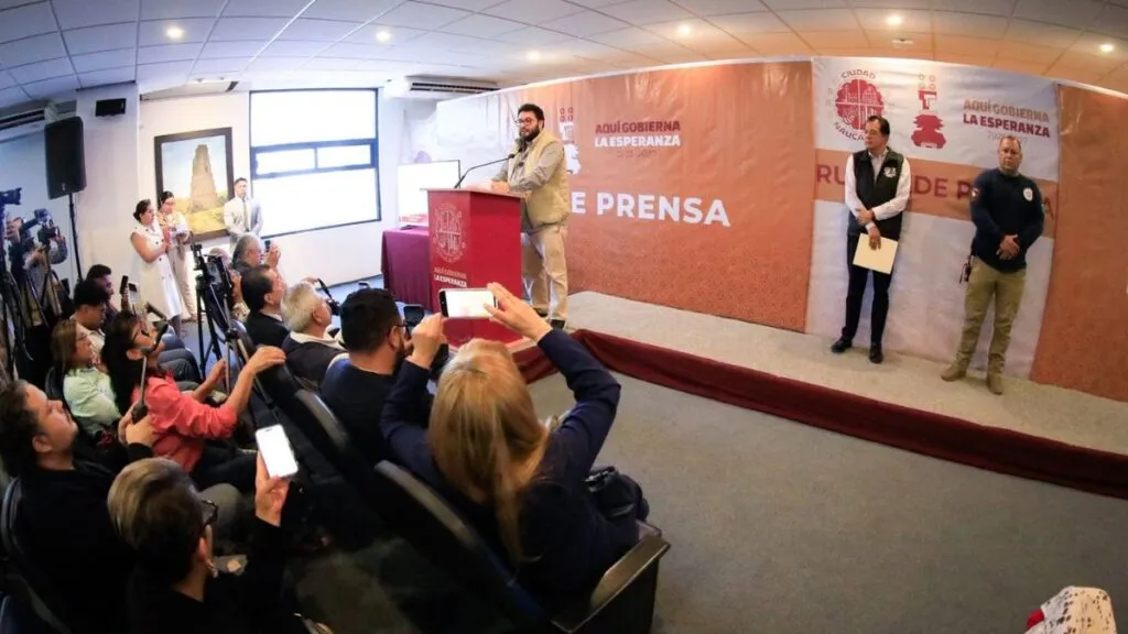 Alcalde de Naucalpan, Isaac Montoya, anuncia operativos contra “chelerías” y más inversión para obra pública y agua