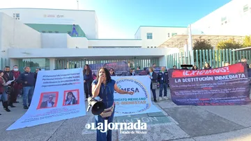 El personal de salud exige mejores condiciones laborales, pago de adeudos y estabilidad en sus contratos.