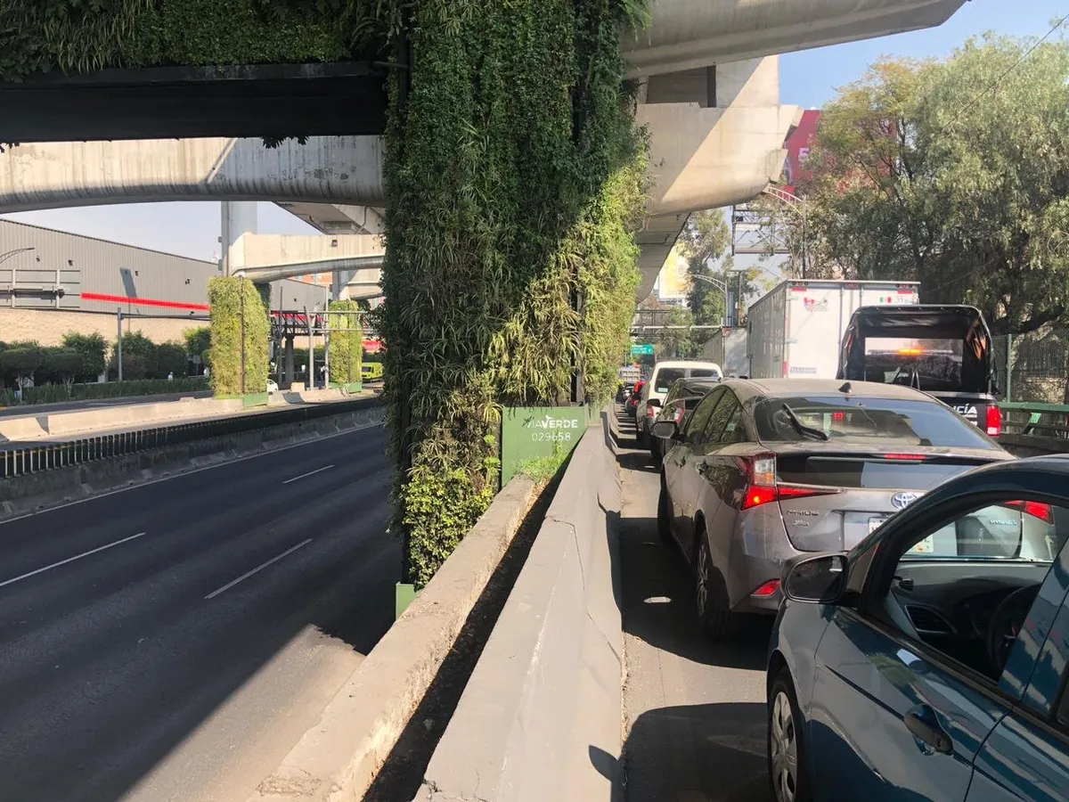 [VIDEO] Manifestantes en Periférico realizan cierre de carriles