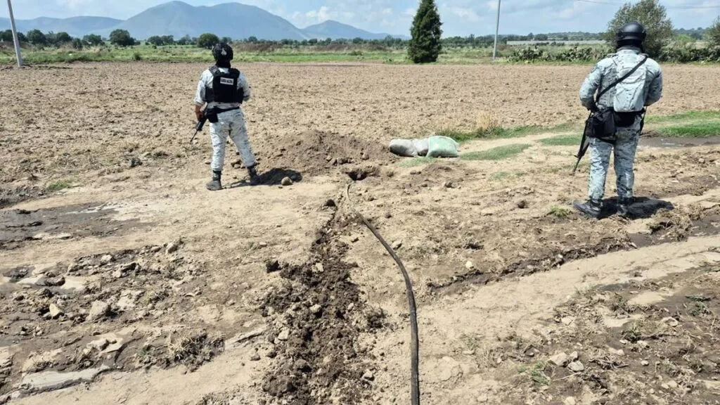 Clausuran toma de huachicol en Axapusco