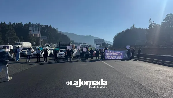 Automovilistas se quejaron del cierre que fue total durante 20 minutos, y después lo hicieron intermitente.