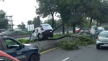 Accidente vial en la autopista México–Querétaro moviliza servicios de emergencias