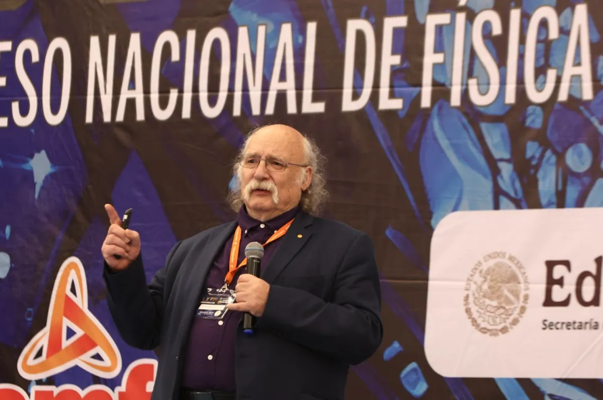 Premio Nobel Duncan Haldane expone la revolución cuántica en la UAEMéx