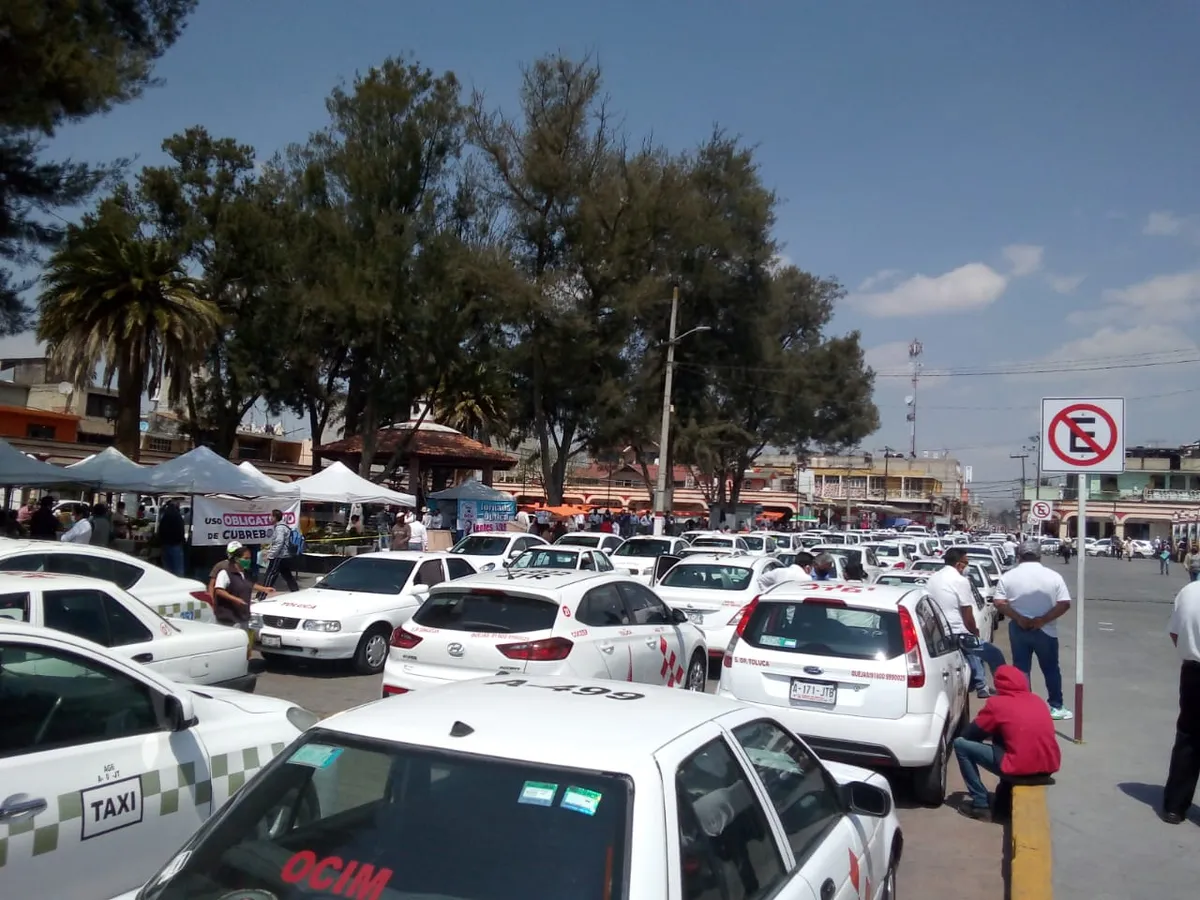 Taxistas estrangulan Villa Cuauhtémoc