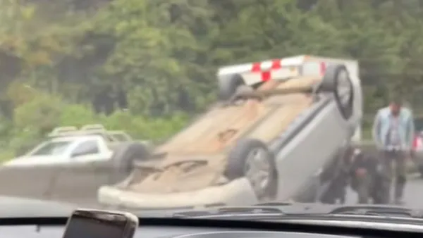 Volcadura en la México-Toluca provoca afectaciones viales