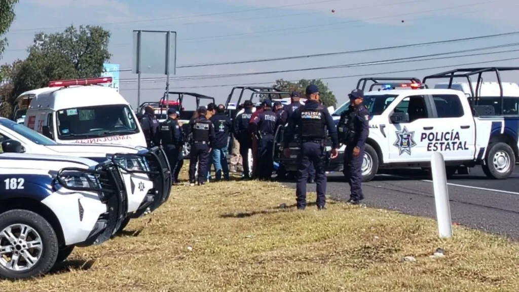 Abandonan dos cadáveres en la autopista México–Pachuca