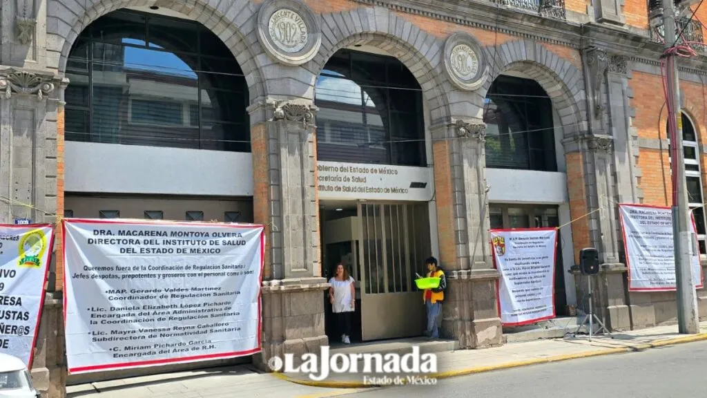 Trabajadores de Regulación Sanitaria Toluca exigen reubicación definitiva