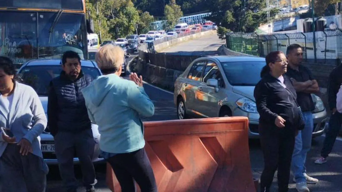 Manifestantes liberan la carretera México-Toluca
