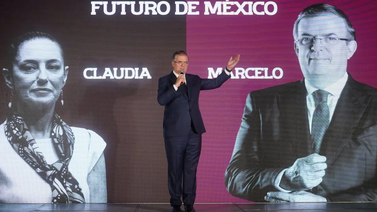 Como ya lo había anunciado el excanciller en sus redes sociales, hoy realizó un anuncio en donde exigió a Morena detener la simulación y tomar medidas ante la guerra sucia entre las corcholatas y respetar la voluntad de la gente. Foto: Captura Twitter Marcelo Ebrard