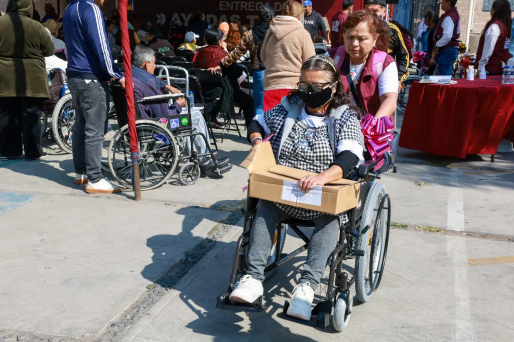 Más de 400 personas recibieron aparatos funcionales en Chimalhuacán durante 2025