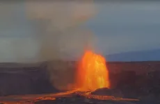 Aunque de corta duración, la nueva erupción en el cráter Halemaumau del Kilauea dejó espectaculares columnas de lava.