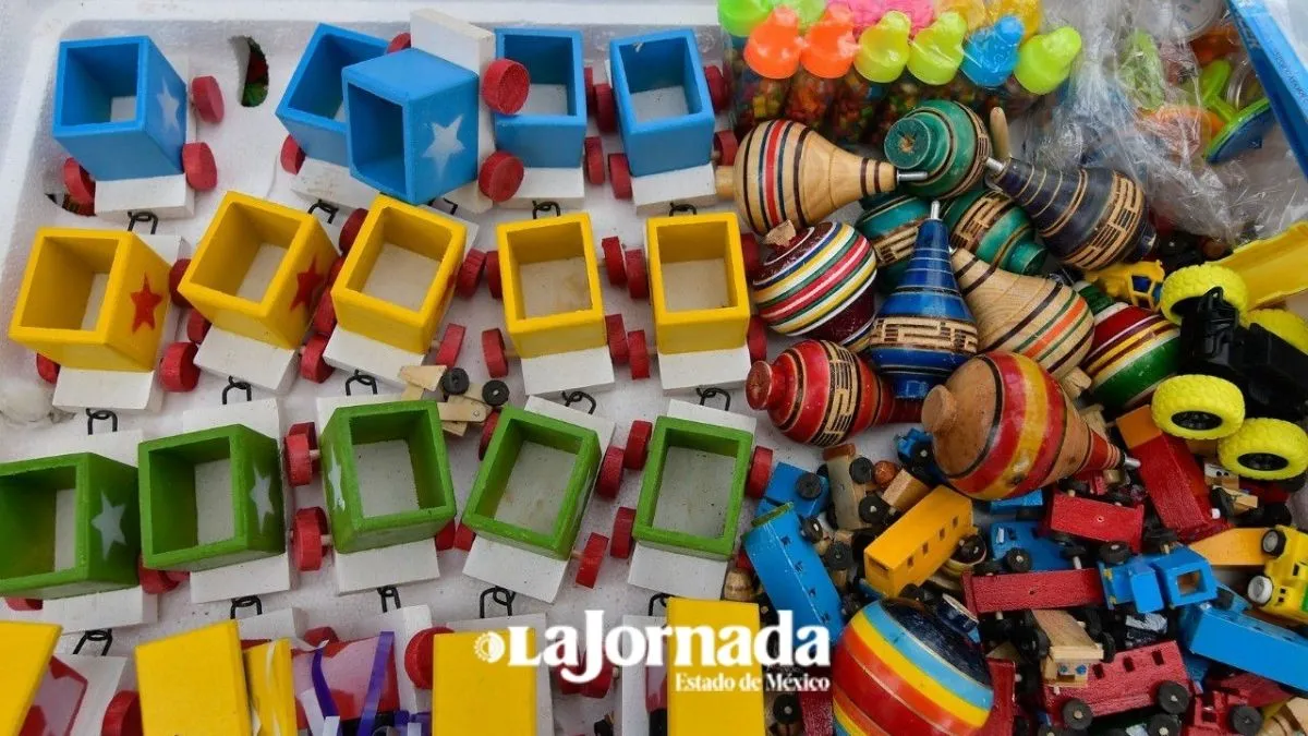 Juguetes tradicionales de madera, los más olvidados por la infancia toluqueña