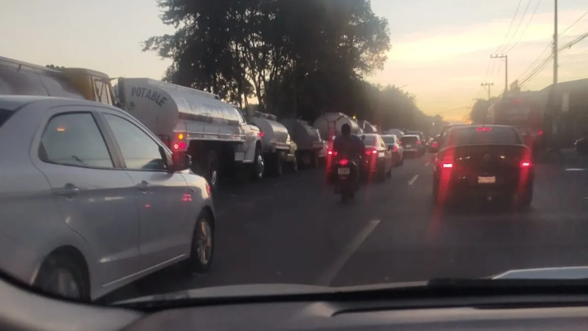 Bloqueos y movilizaciones de piperos afectan diversas vialidades en Edomex