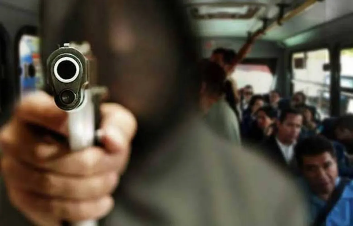 [VIDEO] Hombre asalta dos sitios en menos de media hora en Ecatepec