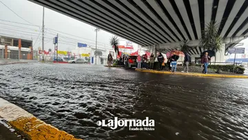 Lluvias provocan inundaciones en Toluca y Metepec
