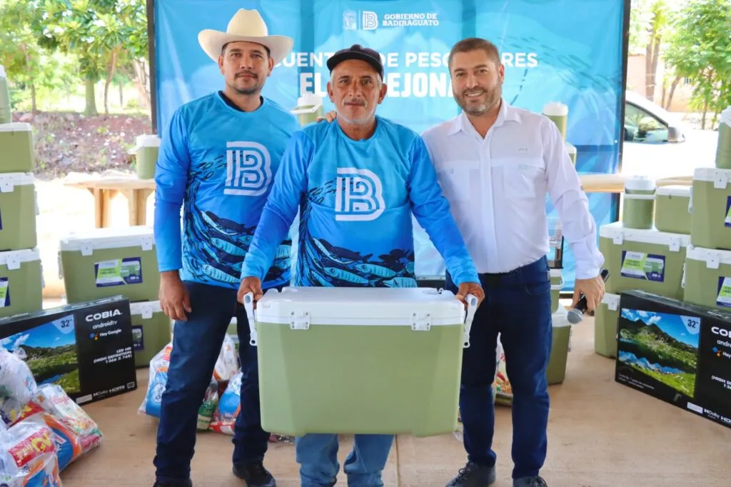 Badiraguato respalda al sector pesquero: José Paz López lleva obras y apoyos a El Varejonal
