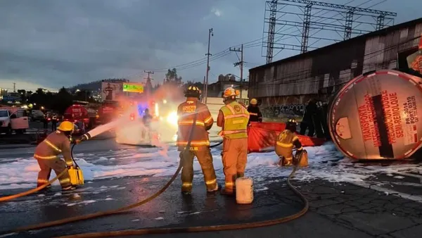 Autoridades realizarán quema controlada de combustible tras volcadura en la México–Pachuca