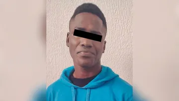 Policía de Toluca detiene a dos extranjeros presuntos asaltantes del centro