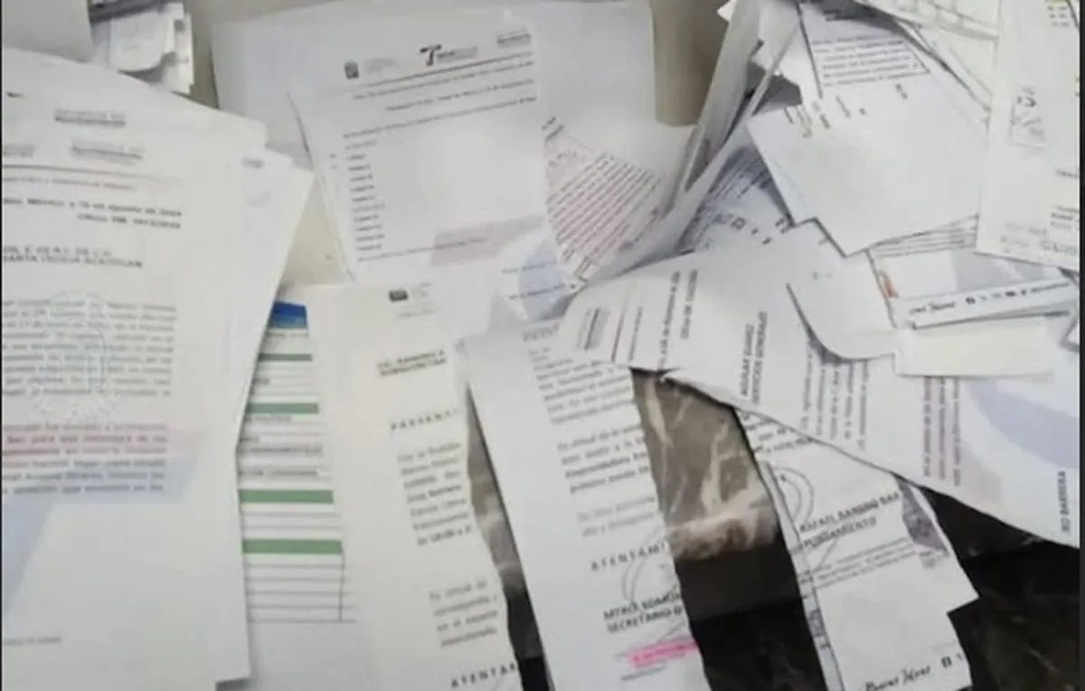 Tlalnepantla: Inician denuncia contra empleadas que destruían documentos del Ayuntamiento