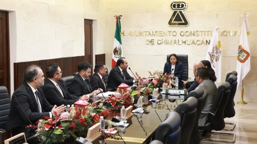 Presidenta Xóchitl Flores firma convenio con CFE para regularizar deuda histórica del ODAPAS