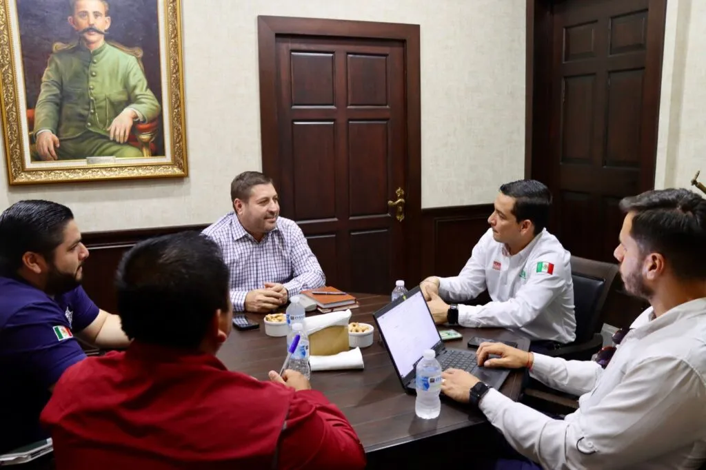 Alcalde de Badiraguato se reúne con personal de CFE con el propósito de mejorar el servicio en el municipio