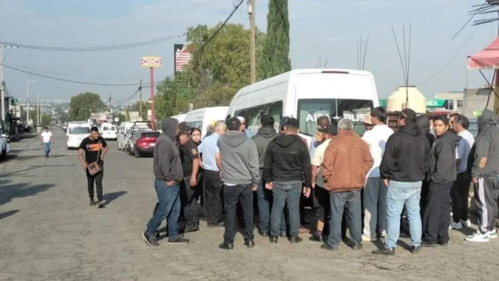 Tensión en el AIFA por nuevas rutas de transporte sin concesión
