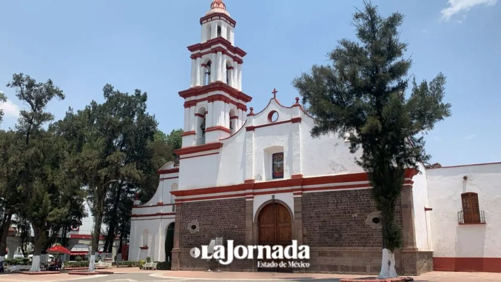 Doblan campanas en 600 iglesias de Ecatepec por muerte del Papa Francisco [VIDEO]