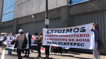 Vecinos de Ecatepec protestan contra jueces y magistrados