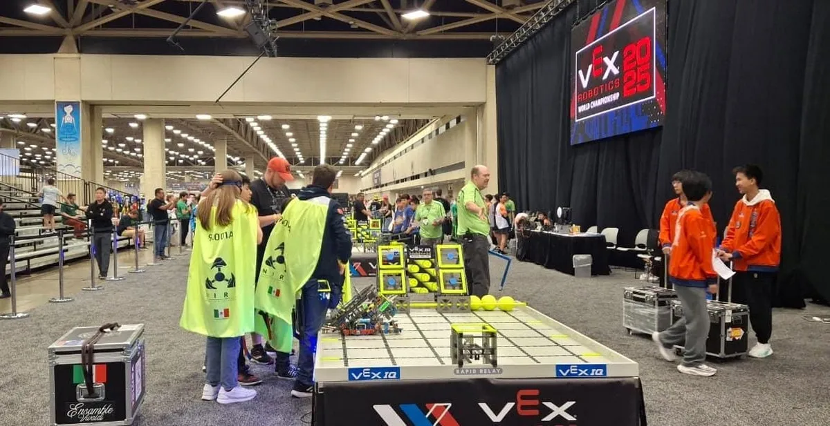 Estudiantes toluqueños brillan en campeonato mundial de robótica en Texas