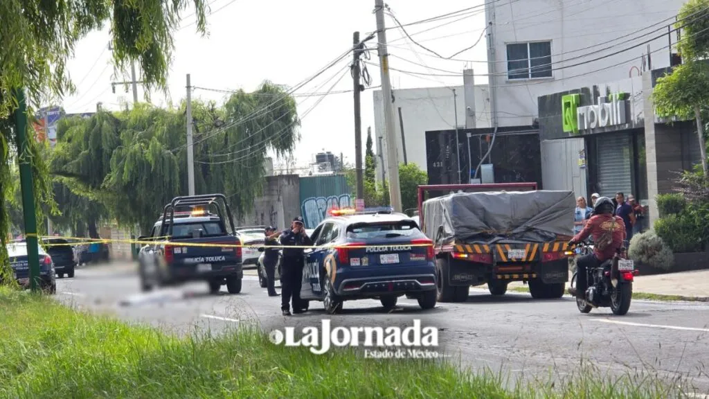 Ciclista muere tras ser atropellado en Calzada del Pacífico, Capultitlán