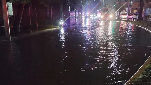 Lluvias dejan afectaciones en al menos 10 viviendas y en vialidades de Metepec