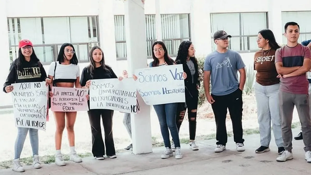 #Potrogate Estudiantes de UAEMéx Amecameca rechazan proceso de elección de rector