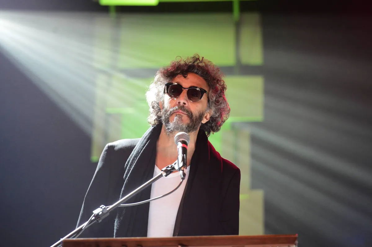 Fito Páez Cancela Concierto en el Zócalo por Accidente Doméstico