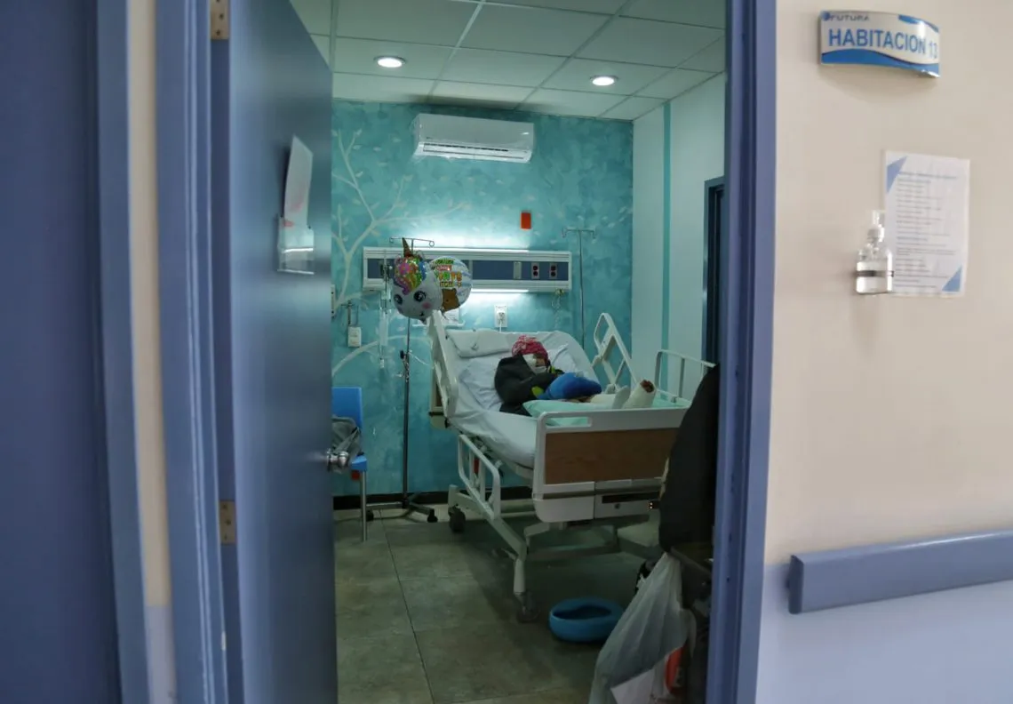 Alcalde de Ecatepec paga cirugías a niña arrollada por el Mexibús