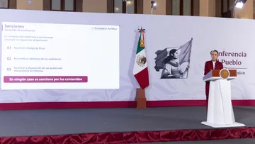 Sheinbaum firmó un decreto para fortalecer la transparencia y hacer más accesible la información gubernamental en México.