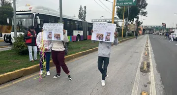 Ecatepec: Bloquean Vía Morelos, exigen detención de presunto violador