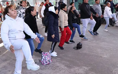 El objetivo central es disminuir factores de riesgo asociados a enfermedades crónico-degenerativas como diabetes, hipertensión e infartos, a través de la pérdida de grasa corporal y el aumento de masa muscular.