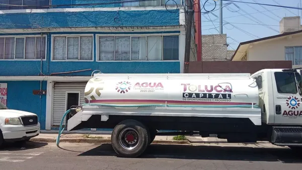 Toluca continúa con distribución gratuita de agua potable a través de pipas
