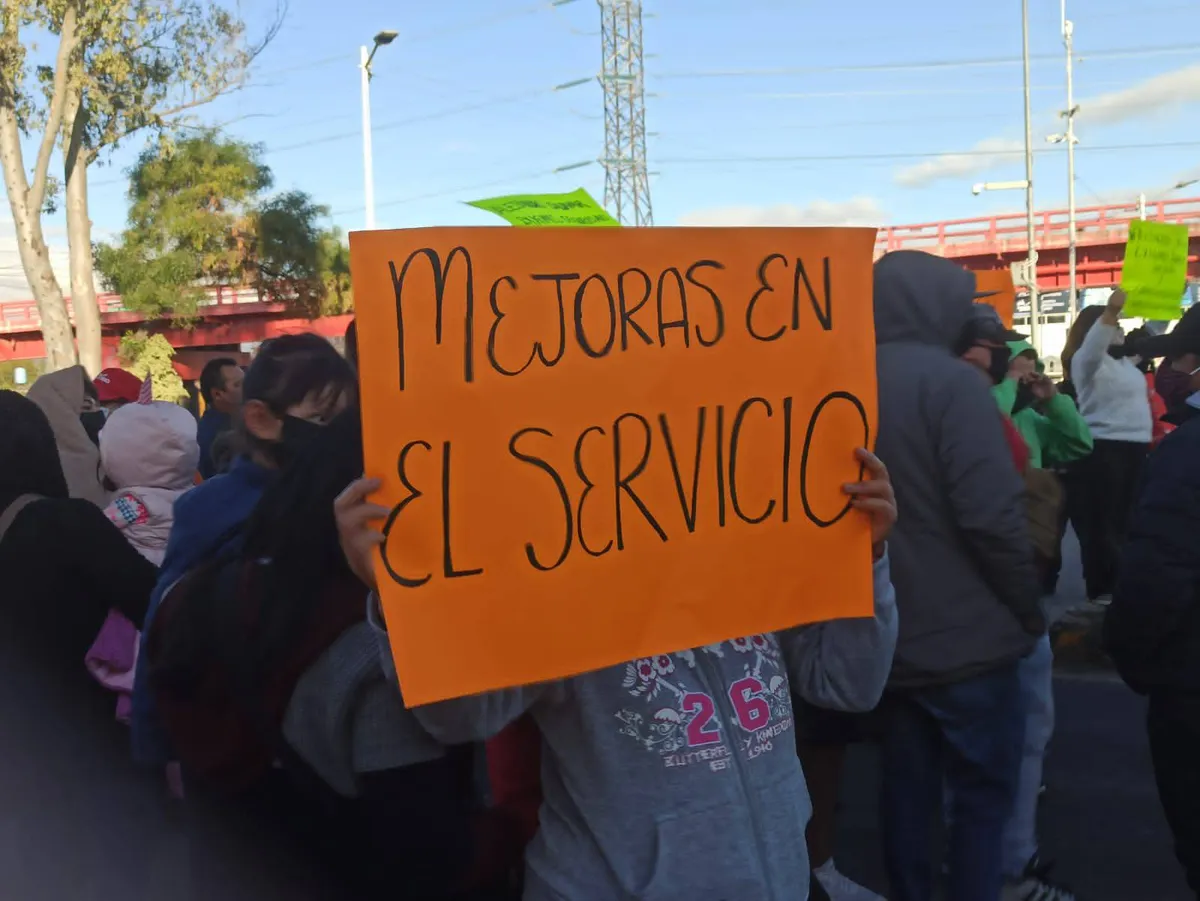 Exigen seguro de viajero accidentados en el Mexibús de Ecatepec