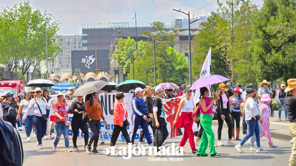 Organizaciones realizan plantón indefinido frente a Palacio de Gobierno