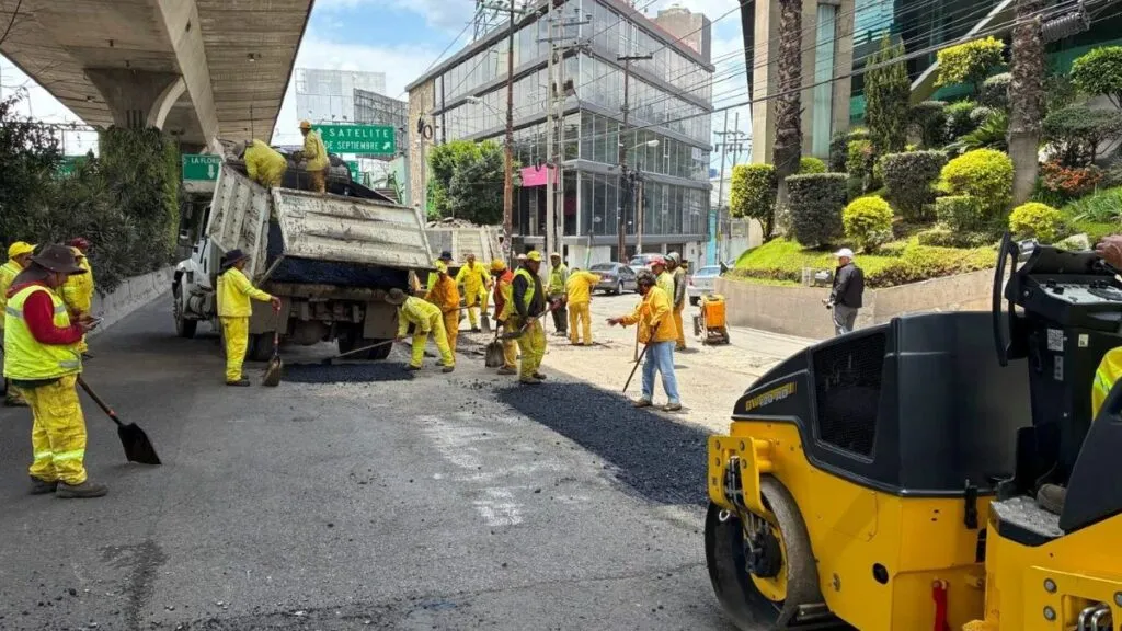 Con bacheo profundo y corrección de drenaje, Junta de Caminos del Edomex rehabilita puntos críticos de Periférico Norte