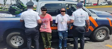 Recuperan tres vehículos robados en Toluca y detienen a cuatro personas