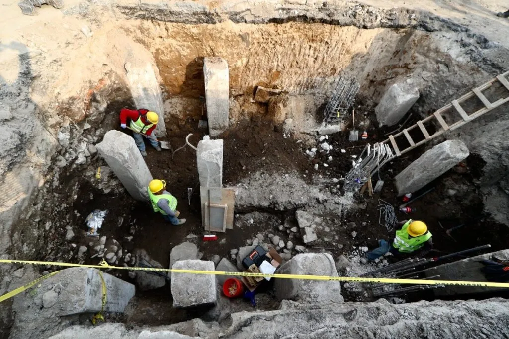 [FOTOS] CDMX tiene nueva zona arqueológica tras hallazgo del INAH en Calzada Flotante, corredor peatonal al Metro Chabacano