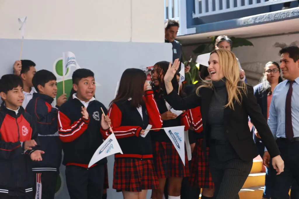 Huixquilucan equipa y rehabilita telesecundaria con “Acción por la Educación”