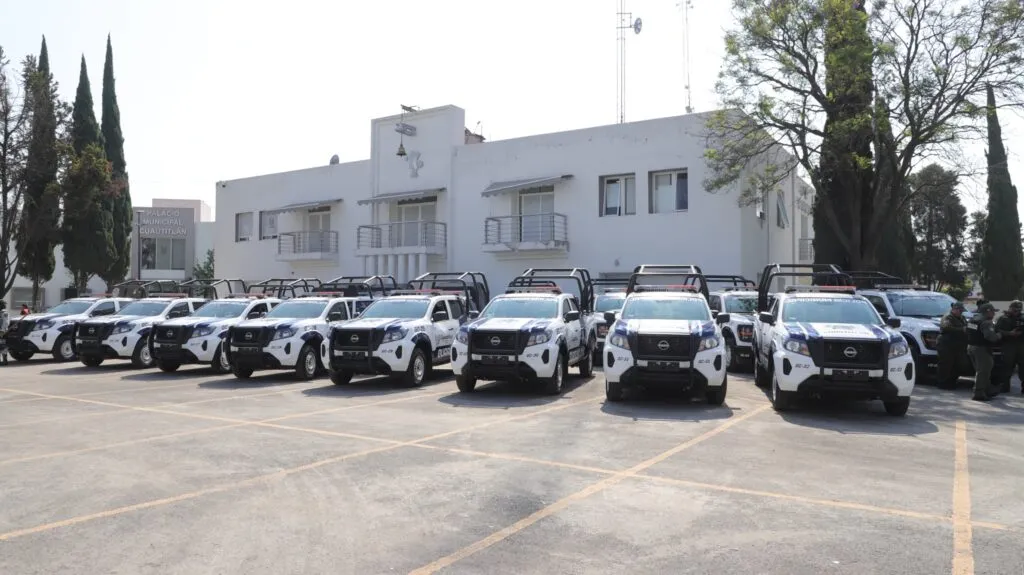 Juanita Carrillo entrega patrullas y armamento a la Guardia Civil de Cuautitlán