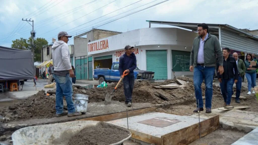 Adolfo Solís escucha propuestas vecinales en Colinas del Sol