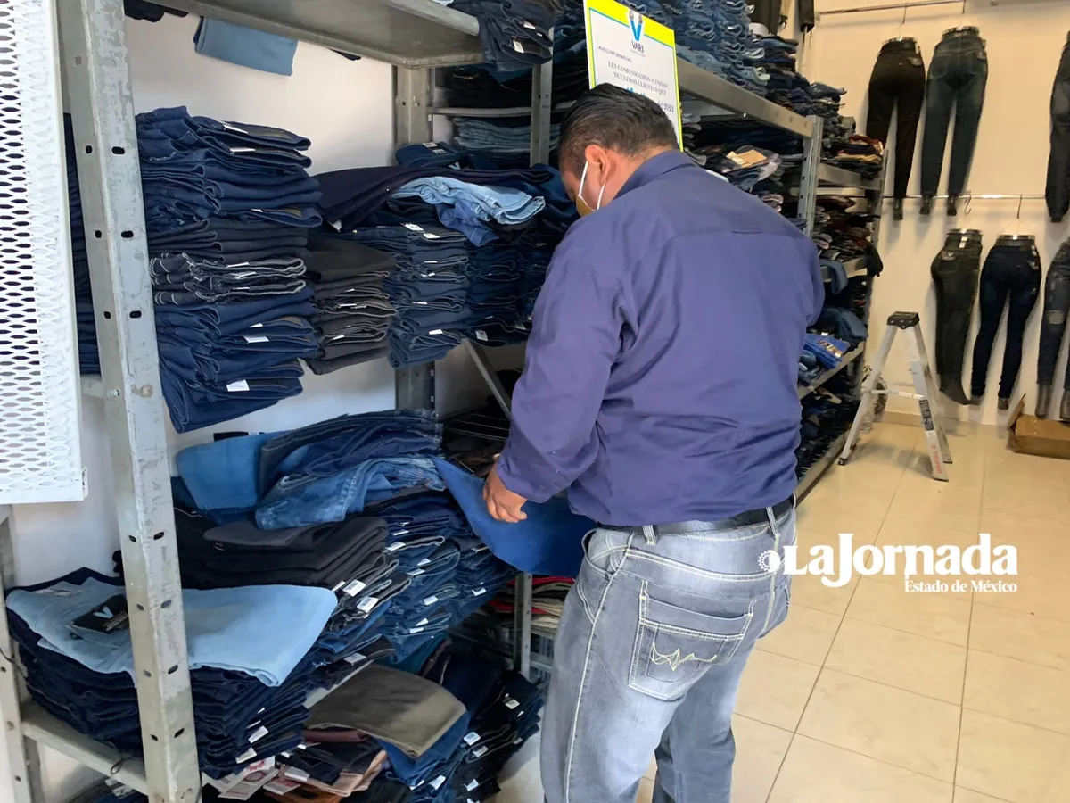 Textileros de Nextlalpan rechazan ofensas por vender mezclilla en el AIFA