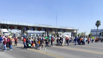 Bloquean la México-Querétaro a la altura de Tecámac